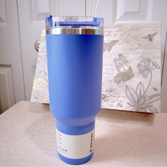Stanley 40 oz Hydrangea Blue Flowstate Quencher H2.0 Insulated Tumbler w/ Handle - Picture 8 of 12